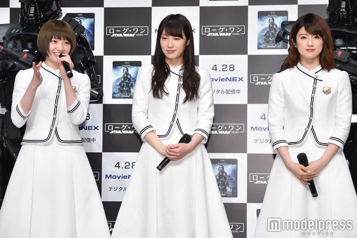 (左から)高山一実、中田花奈、樋口日奈(C)モデルプレス