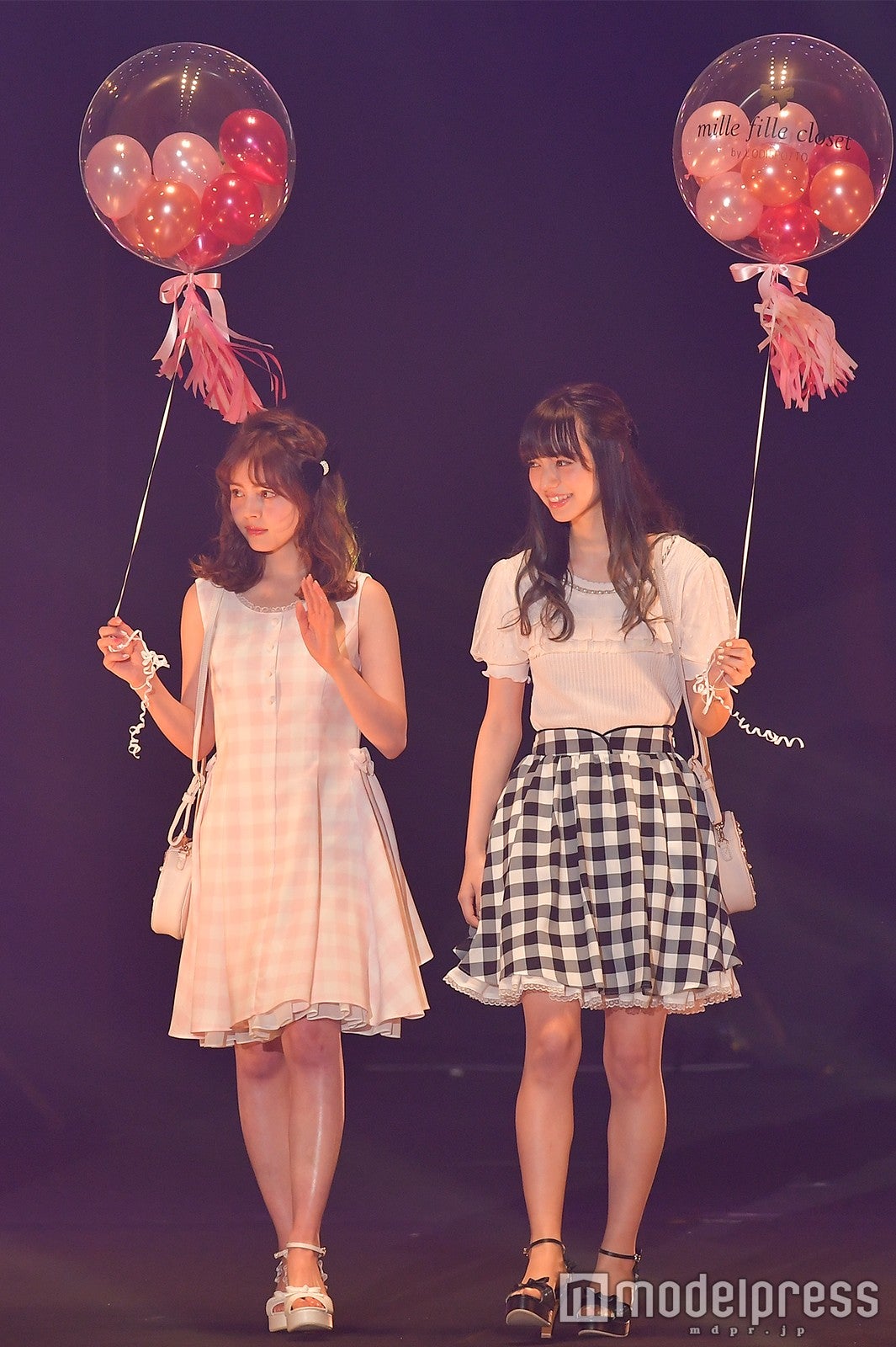 加藤ナナ、多屋来夢 （C）モデルプレス