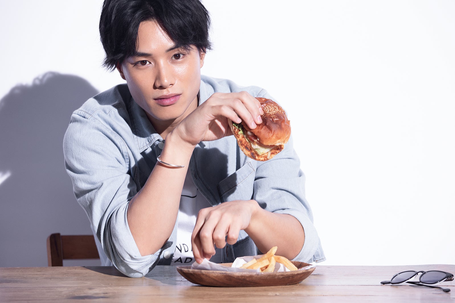 鈴木伸之／海外ウエディング情報誌『ゼクシィ海外ウエディング 2019 Spring＆Summer』より（提供写真）