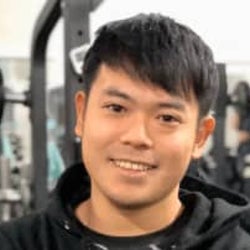 自宅にいながらジムのメソッドが!プロが教える簡単ストレッチ&ヨガをラジオで!