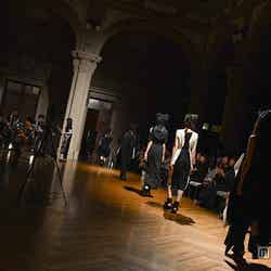 「ROGGYKEI2016 SPRING＆SUMMER COLLECTION FASHION SHOW」の様子