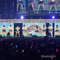 大場美奈とSKE48メンバー「AKB48グループ感謝祭～ランクインコンサート～」 （C）モデルプレス