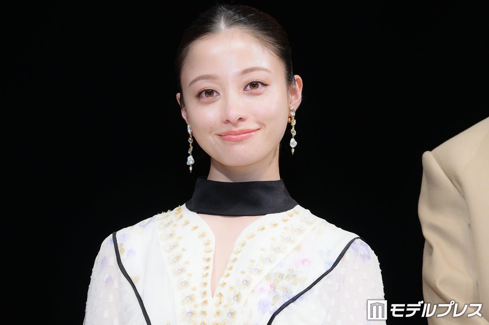 橋本環奈、山崎賢人は「信に似ている」人柄を絶賛 関係性を家族に例えるなら？「一番年下なんですけど…」【「キングダム」シネマコンサート】