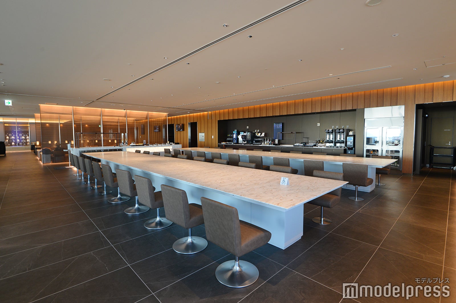 ANA SUITE LOUNGE（C）モデルプレス