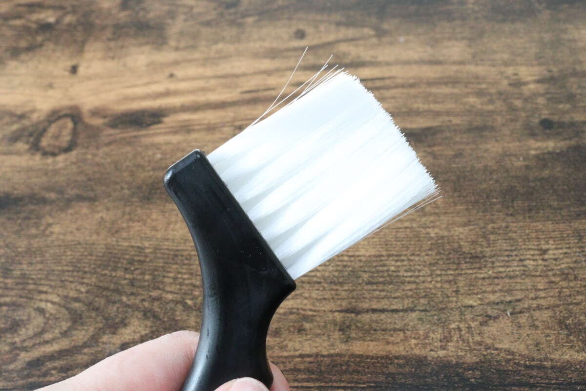 ダイソーの車内用マルチブラシの毛の質感