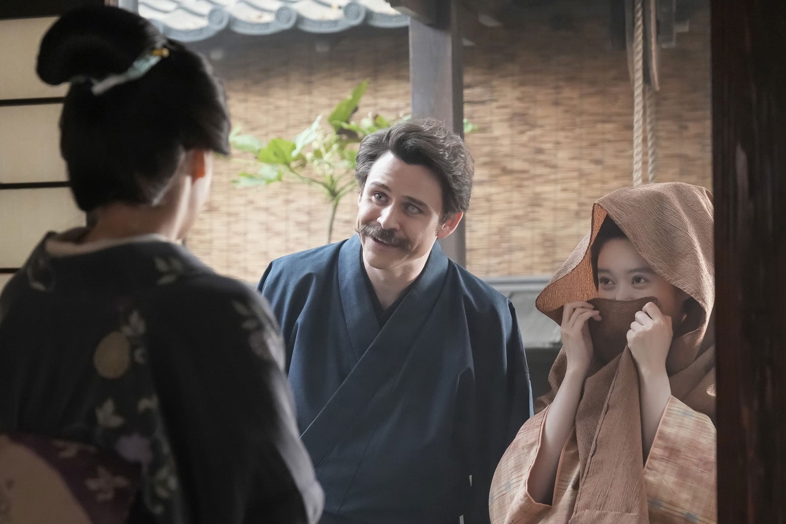 北川景子、トミー・バストウ、高石あかり「ばけばけ」第92話（C）NHK