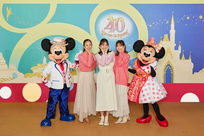 「東京ディズニーリゾート・バケーションパッケージ」では「ミニー@ファンダーランド」を専用の鑑賞席から楽しめる(C)Disney