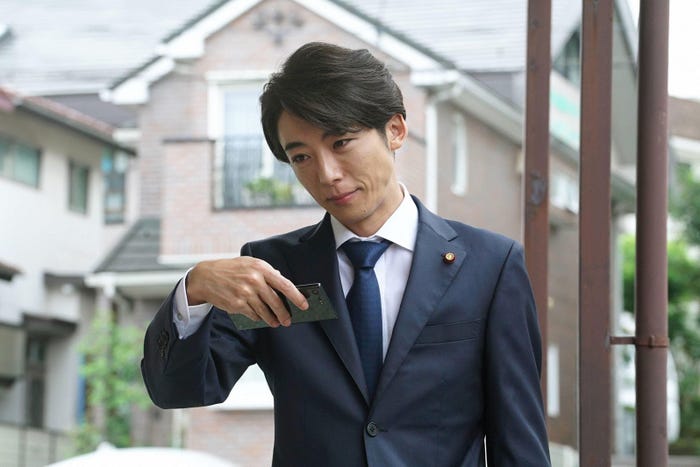 高橋一生/「民衆の敵」第3話より(C)フジテレビ