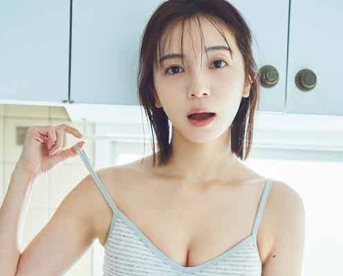 入来茉里、透明感溢れるランジェリー姿で魅了