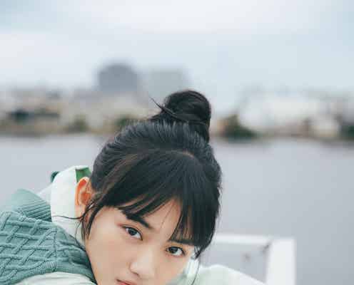 櫻坂46山崎天、透明感溢れる瞳にドキッ 高校卒業グラビア披露