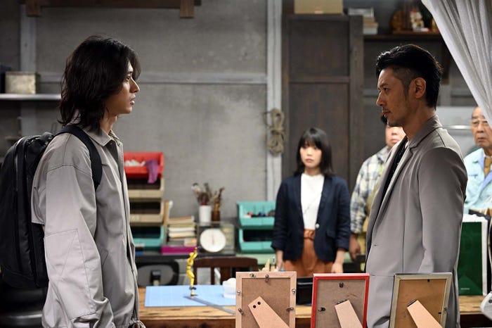 オダギリジョー、山崎賢人「アトムの童」第1話より(C)TBS