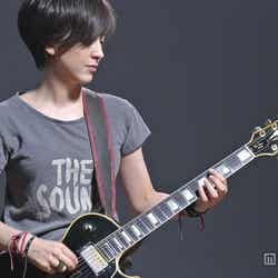 滝川クリステル/「コカ・コーラ ゼロ」新CM「Rock‘n’Roll Newscaster」篇メイキングショット