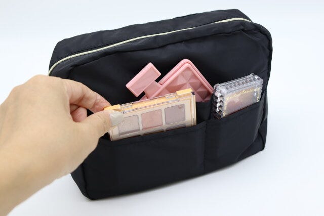 マチ付ポーチ　外ポケット使用例