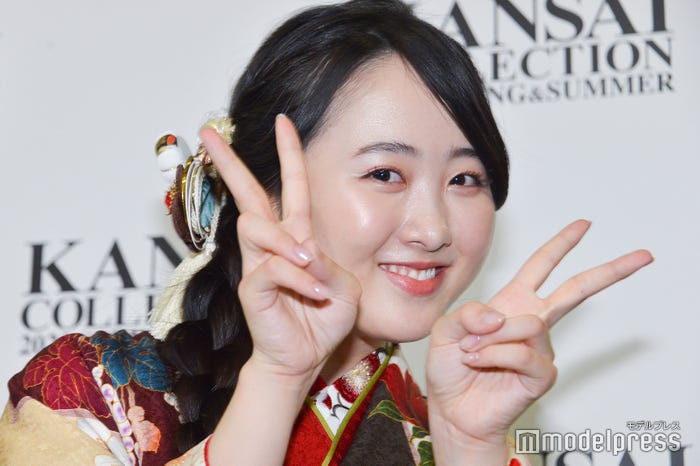 前髪なしの本田望結(C)モデルプレス