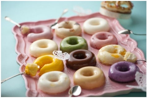見た目も楽しいカラフルな「とろなまドーナツ」／「HEART BREAD ANTIQUE」オフィシャルサイトより