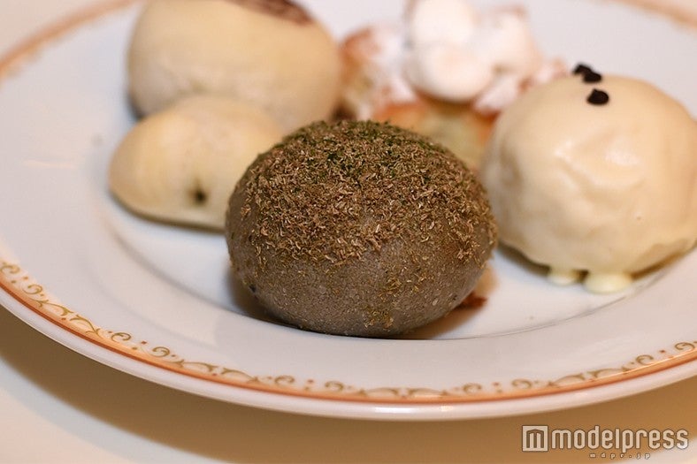 とろろ昆布ロール（C）モデルプレス