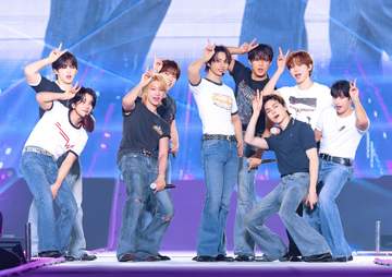 SEVENTEEN 東京D熱狂の1年ぶり日本ファンミ ライブに爆笑ボウリング対決も MINGYU「愛してる～！」
