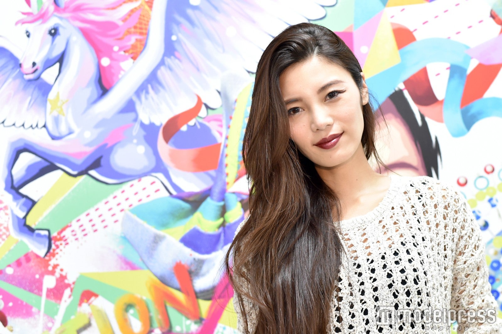 島袋聖南、伊東大輝と「一緒にトレーニング」抜群のスタイルの秘訣を明かす