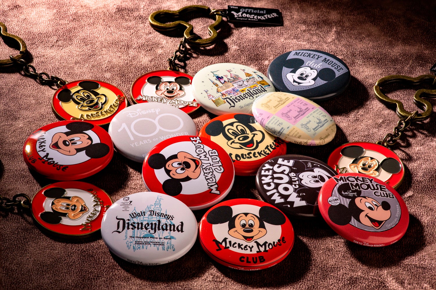 カンバッジ1袋￥600（C）Disney