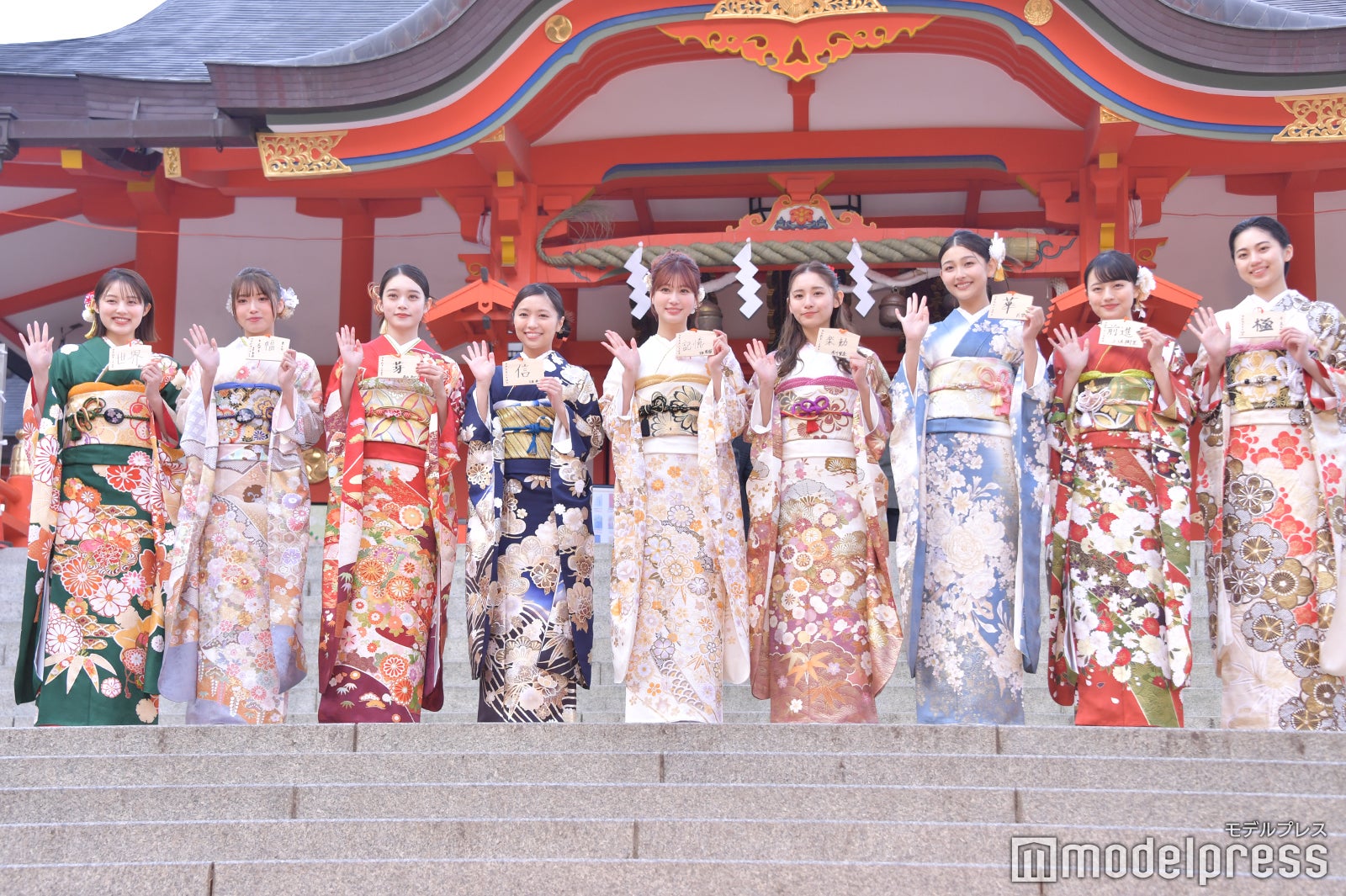 （左から）福山絢水、古田愛理、高石あかり、大原優乃、生見愛瑠、浅川梨奈、花音、上坂樹里、平美乃理（C）モデルプレス