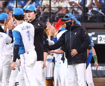 日本ハム・新庄監督「毎回ね、有原君には申し訳ない」清宮幸の失策→汚名返上弾に苦笑い「あっ、今日も打ちよるわと。ダメですけどね、エラーせずに打たないと」
