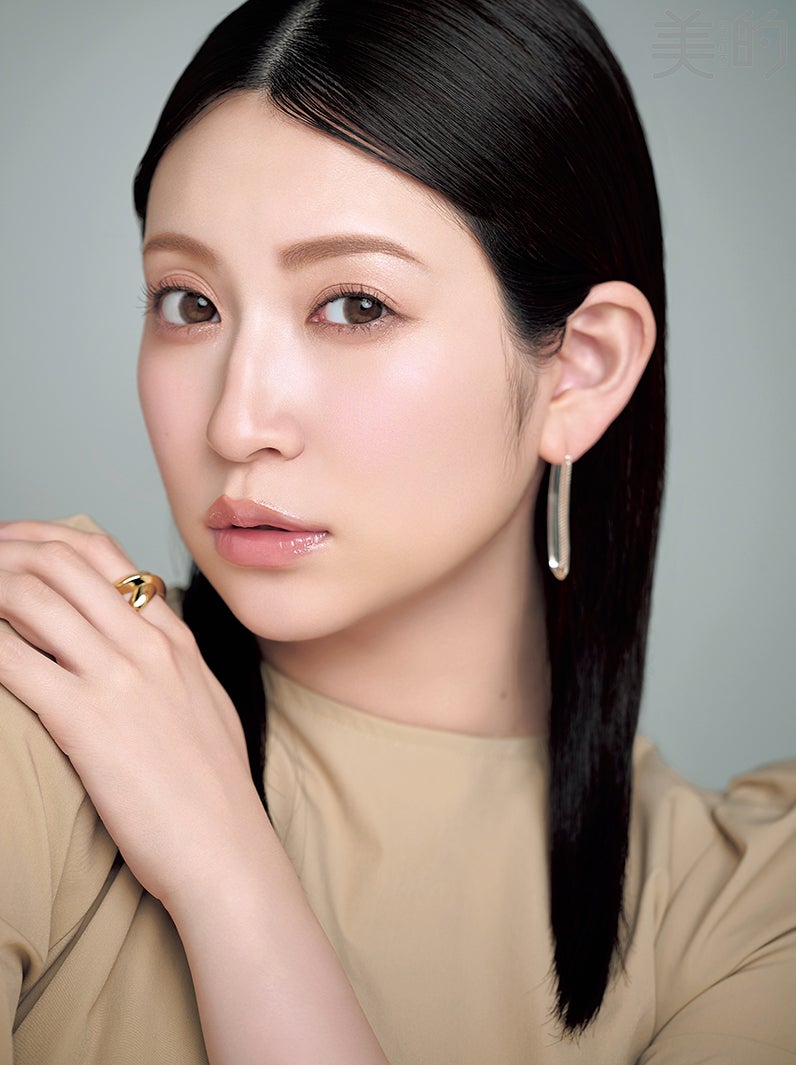 吉田朱里（画像提供：小学館）