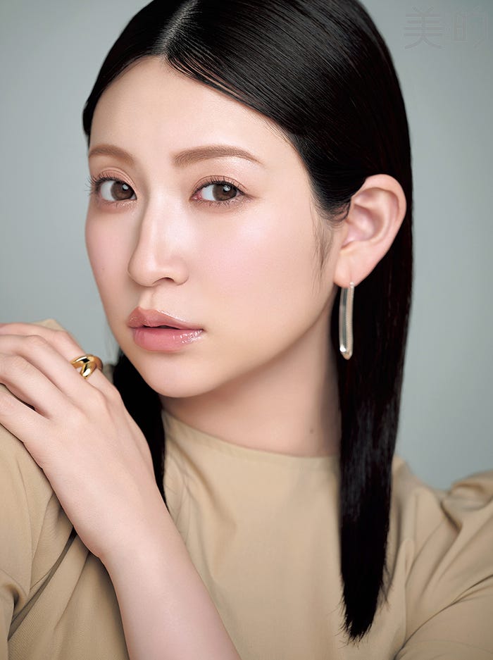 吉田朱里(画像提供:小学館)