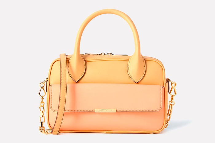 デュオトーンハンドバッグ「CHARLES & KEITH」6,210円(税込)/画像提供:CHARLES & KEITH OFFICIAL ONLINE STORE
