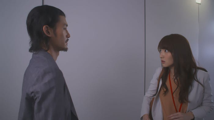 淵上泰史、高梨臨/ドラマ『恋がヘタでも生きてます』第8話より(C)読売テレビ