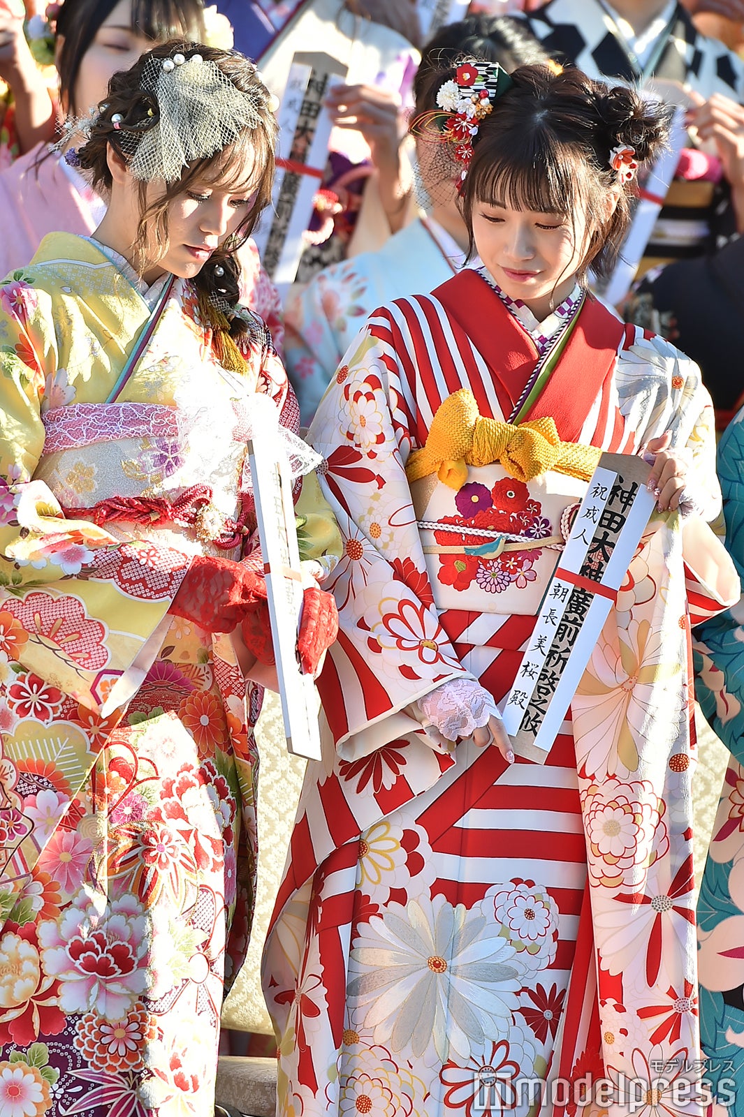 込山榛香、朝長美桜／AKB48グループ成人式記念撮影会 （C）モデルプレス