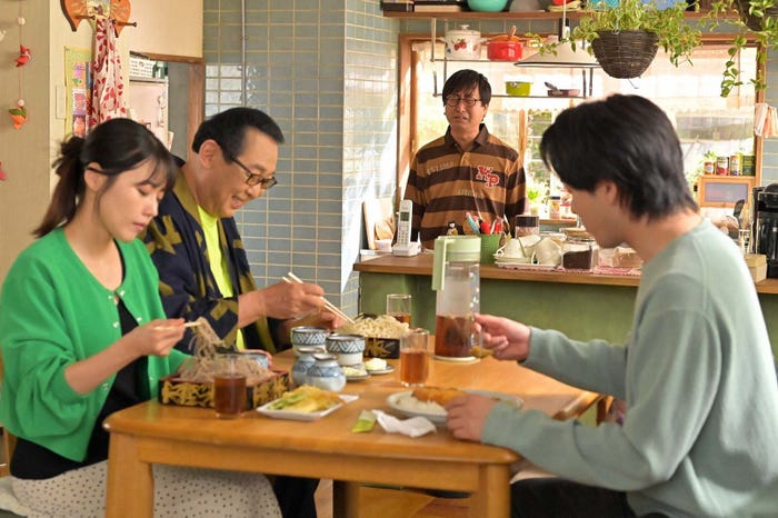 (左から時計回り)有村架純、さだまさし、おいでやす小田、中村倫也「石子と羽男―そんなコトで訴えます?―」第9話より(C)TBS