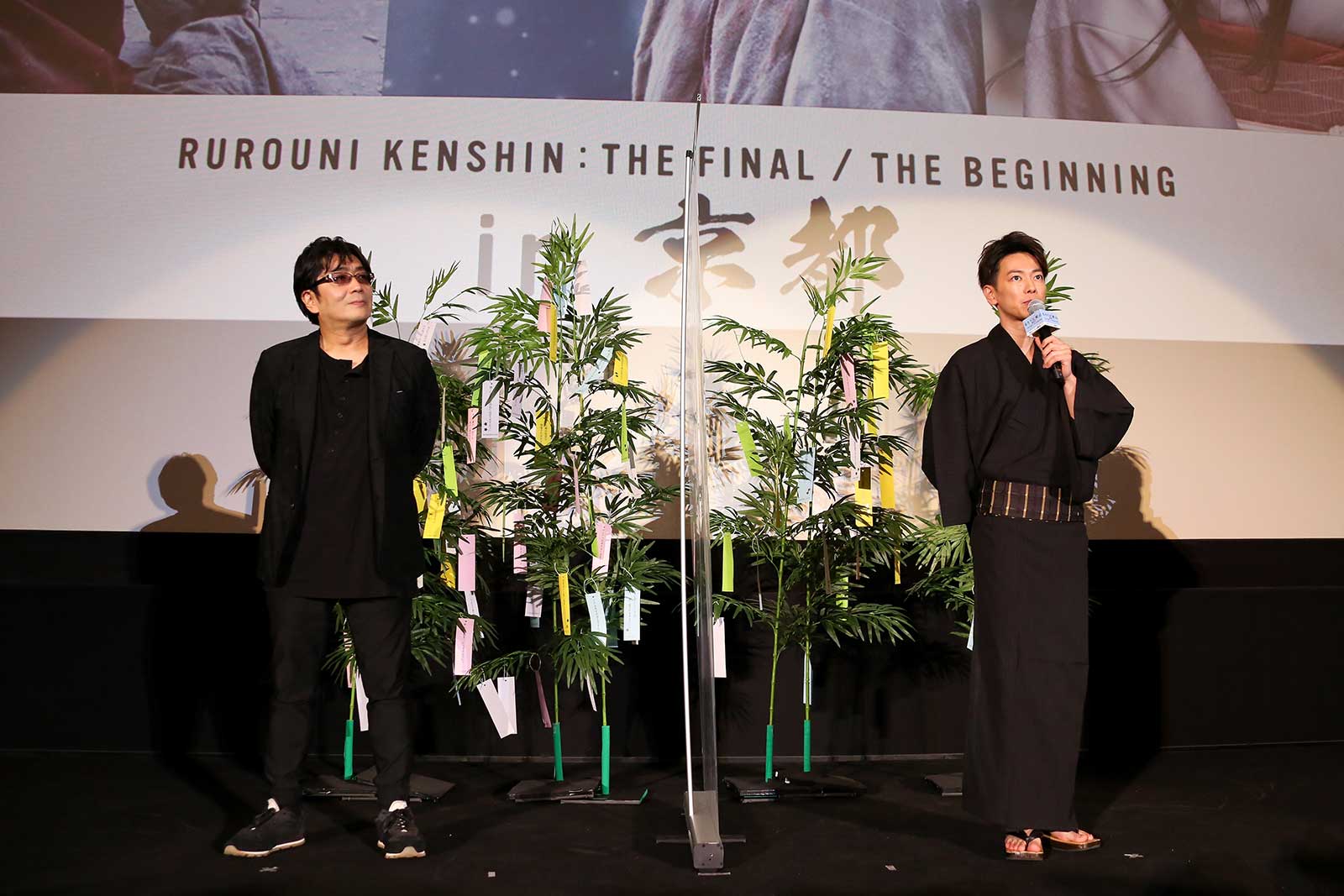 大友啓史監督、佐藤健 （C）和月伸宏／集英社（C）2020 映画「るろうに剣心 最終章 The Beginning」製作委員会