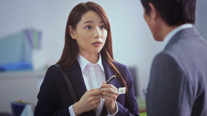 桜井日奈子わたしの街の“しんくみさん”「よみがえれ、さくらパン」篇より(提供写真)