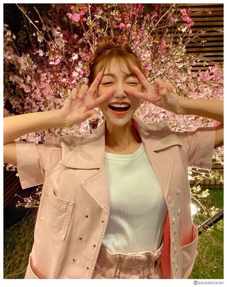 明日花キララ「桜側を家に呼ぶスタイル」自宅の豪華景観が話題