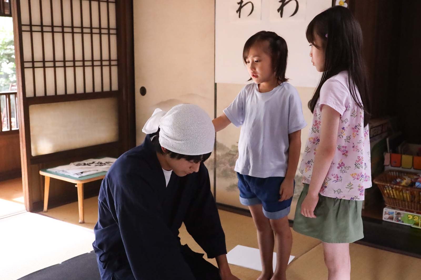 （左から）杉野遥亮、宮崎莉里沙、寺田藍月「ばらかもん」第7話より（C）フジテレビ