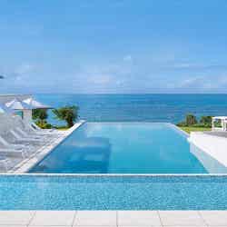 伊良部ブルーの海を一望!沖縄宮古島に「イラフ SUI ラグジュアリーコレクションホテル」開業