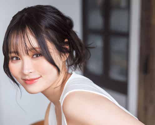 現役女子大生・佐伯澪、大胆衣装で“むっちりスタイル”披露