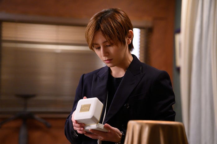 山田涼介/「王様に捧ぐ薬指」第6話より(C)TBS