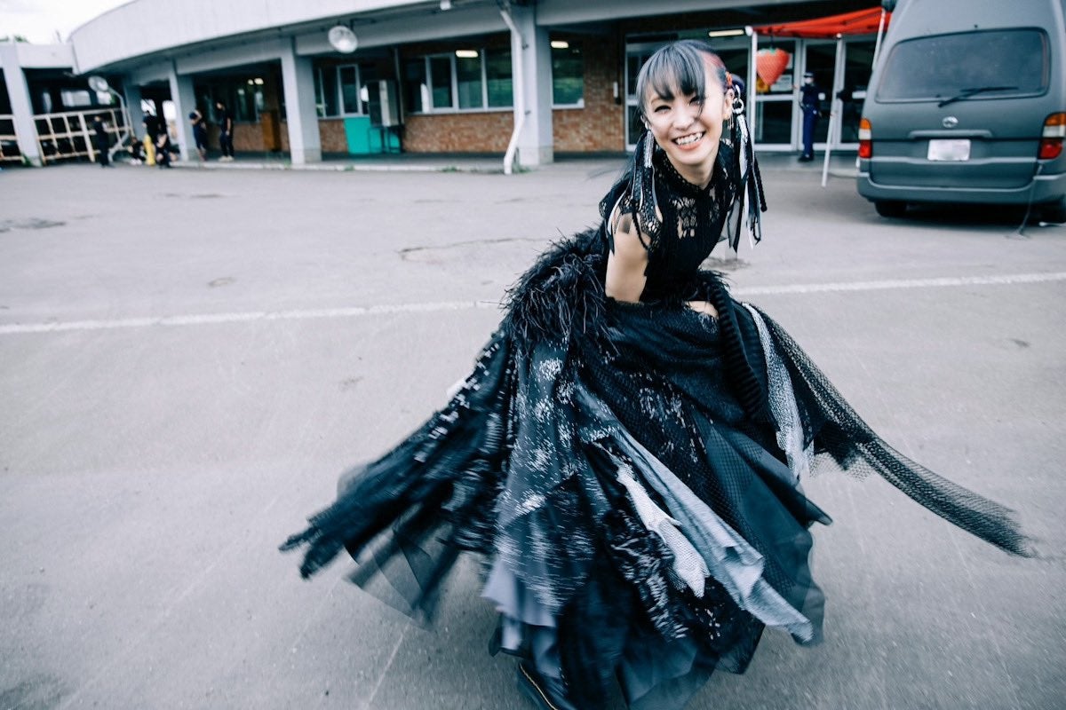 活動再開のLiSA「帰る場所を作ってくれてありがとう」ファンに感謝 笑顔の写真公開