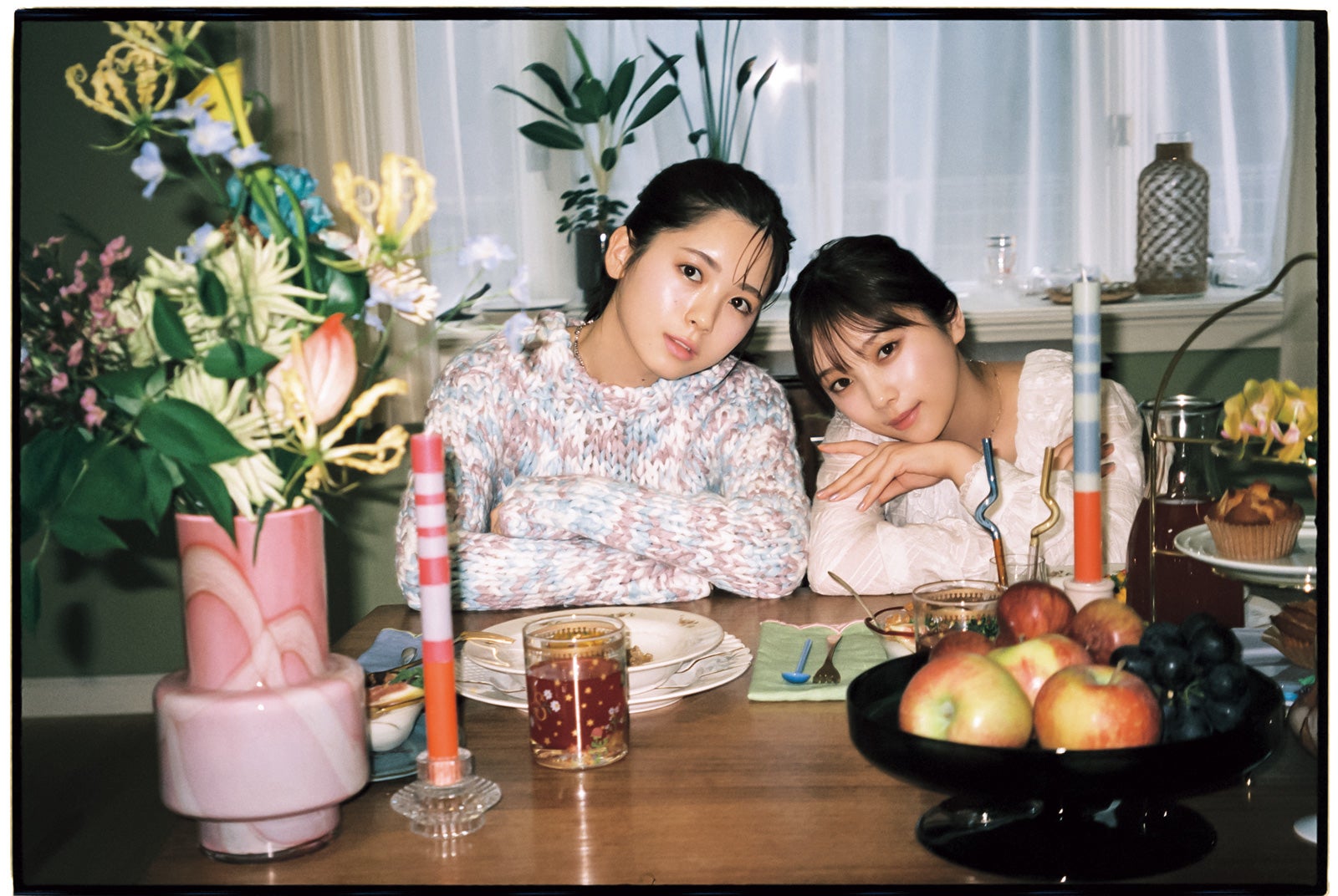 筒井あやめ、与田祐希（画像提供：光文社）