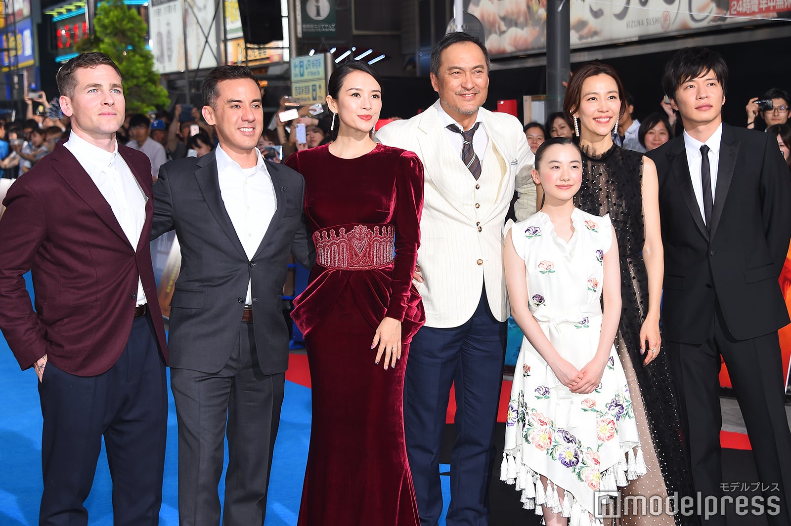 （左から）ザック・シールズ、マイケル・ドハティ監督、チャン・ツィイー、渡辺謙、芦田愛菜、木村佳乃、田中圭（C）モデルプレス