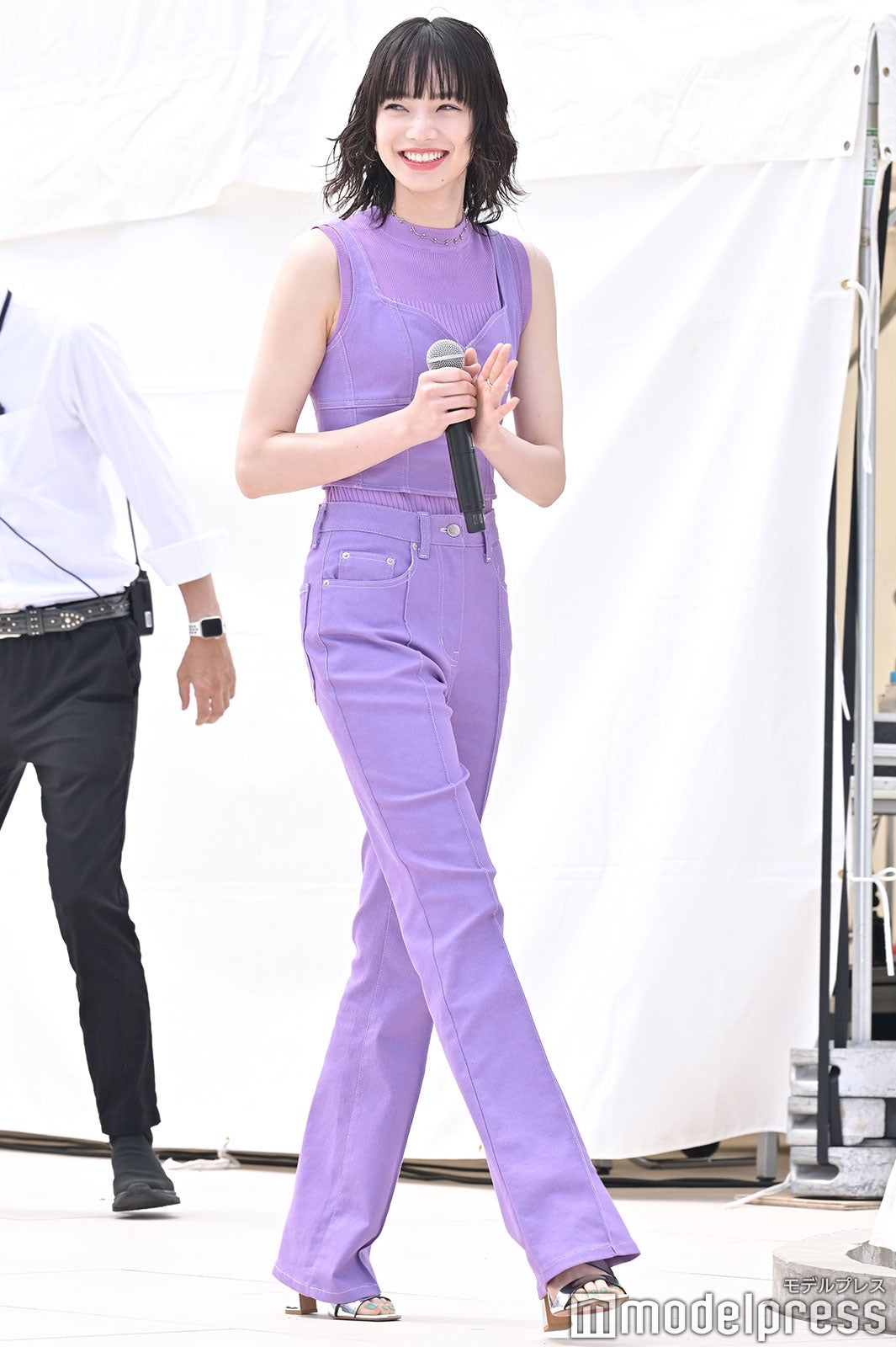 抜群のスタイルを披露した小松菜奈（C）モデルプレス