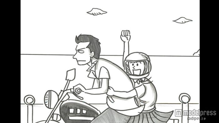 大介の運転するバイクでデートするふたり(C)2014『振り子』製作委員会