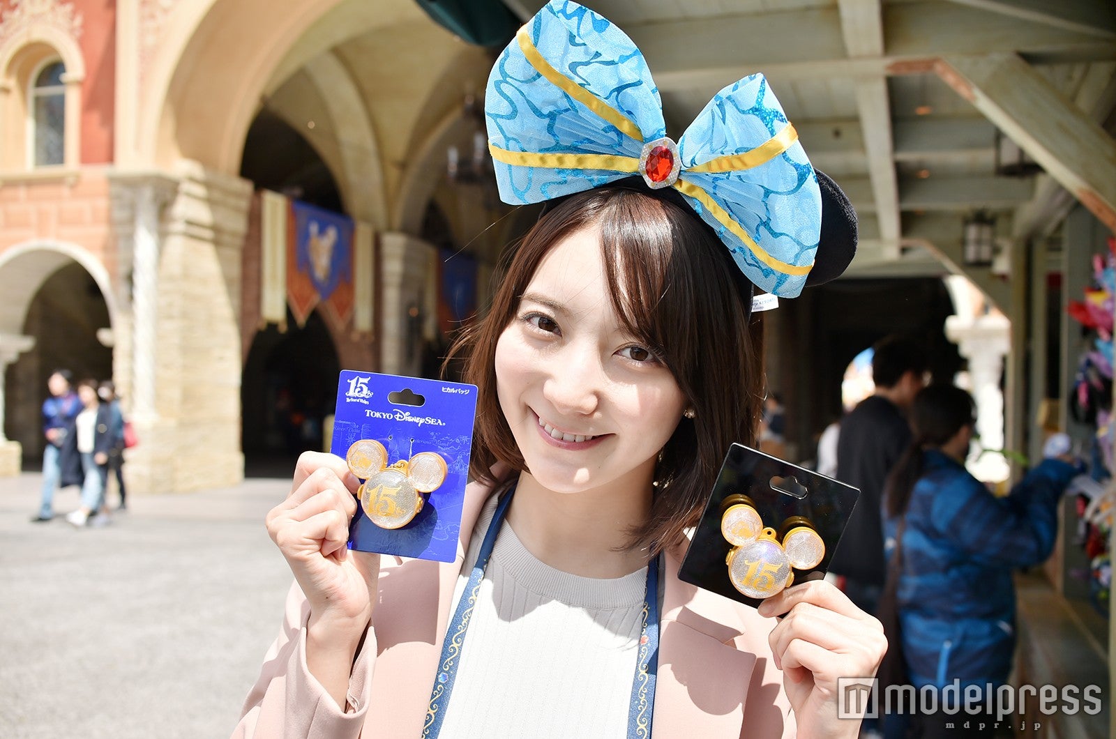 ライティングバッジ￥1400（モデル：堀瑞希）／（C）モデルプレス