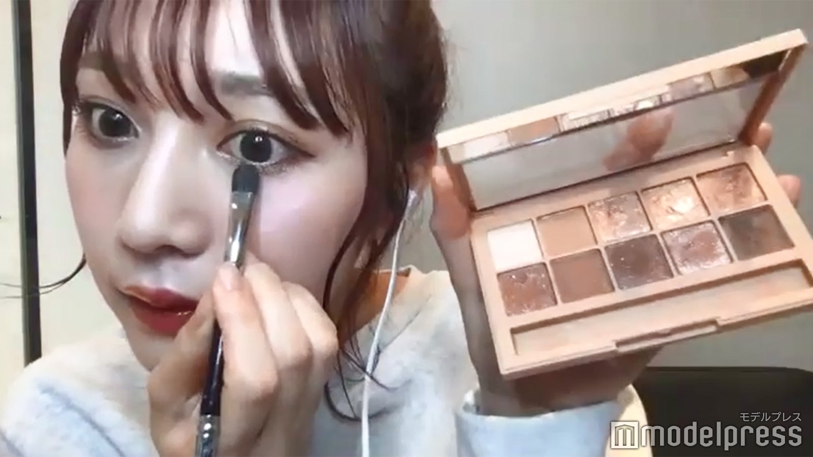 下まぶたのラメは画面越しでも可愛い（C）モデルプレス