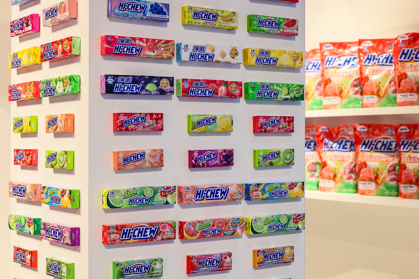 「ありがとう50CHEW年 ハイチュウミュージアム」より（提供写真）