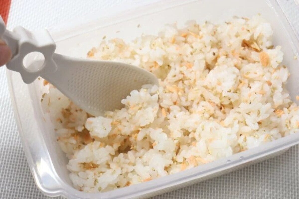 ダイソー お弁当仕上げスプーン ダイソーのお弁当仕上げスプーンのでごはんをほぐす