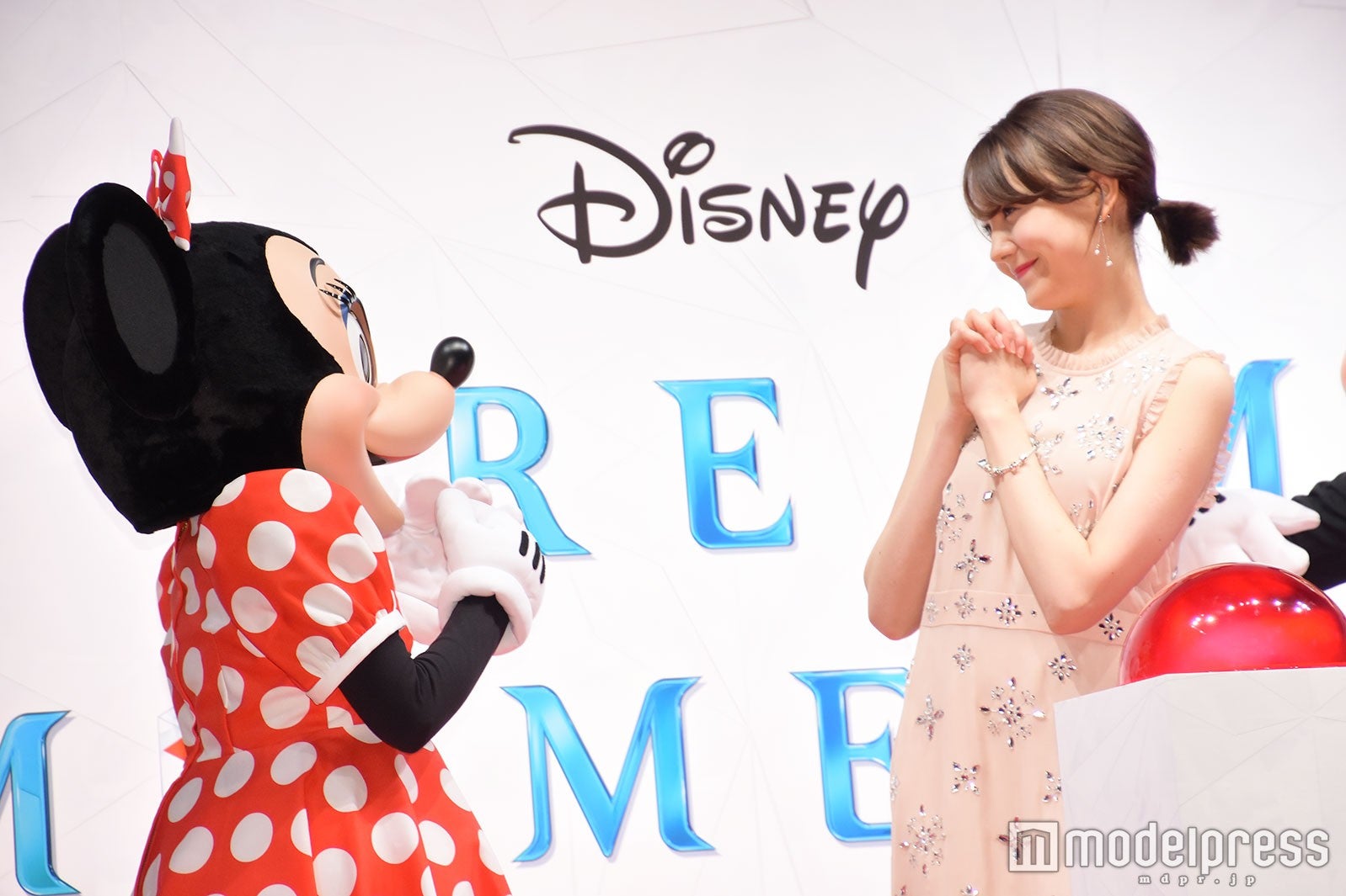 ミニーマウス、トリンドル玲奈 （C）モデルプレス