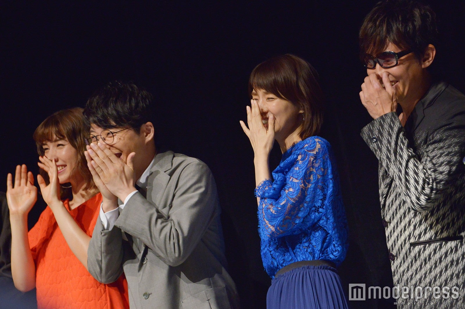 左から：仲里依紗、星野源、石田ゆり子、スガシカオ （C）モデルプレス