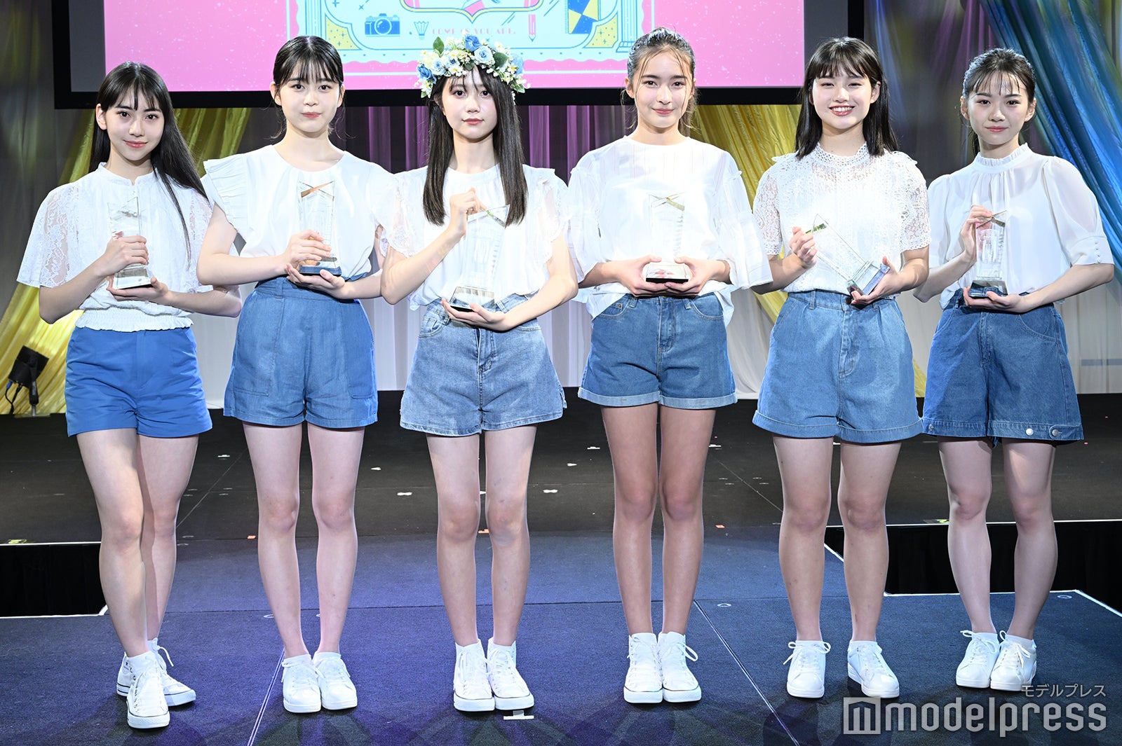 （左から）井上実保奈さん、横田真子さん、堀川梨子さん、マクレラン佳来さん、中嶋悠奈さん、月山鈴音さん（C）モデルプレス